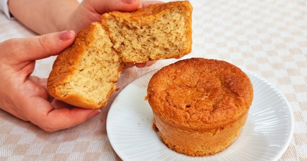 bolo low carb de coco com parmesão