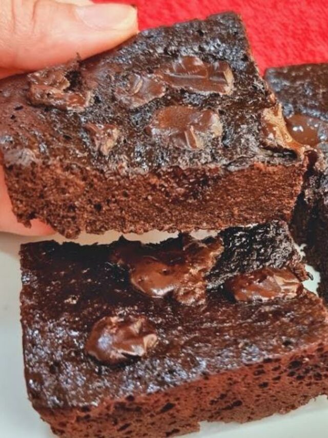 Brownie Fit de Banana e Cacau! Receitinha Saudável e Muito Gostosa!