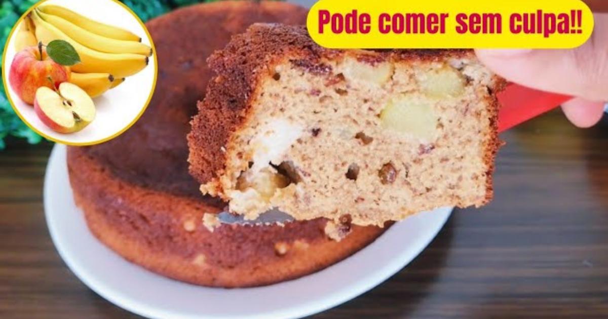 Bolo de aveia com banana e maçã simples e saudável.