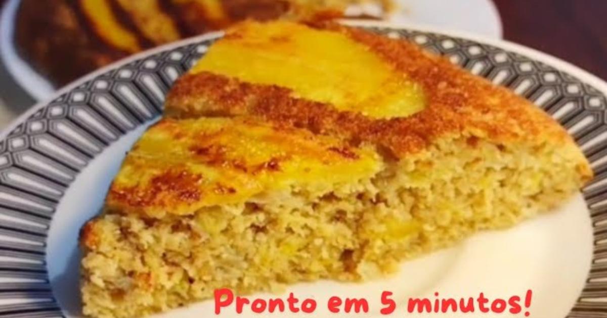 Bolo de aveia com banana saudável pronto em 5 minutos na frigideira!