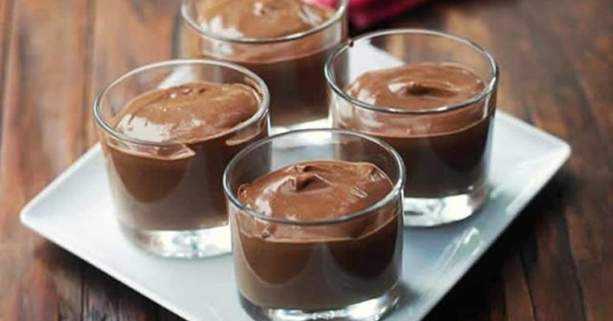 Mousse de chocolate low carb fácil e deliciosa com apenas um ingrediente!