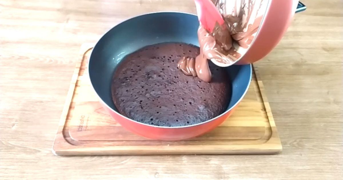 Bolo de Chocolate Fácil e Gostoso na Frigideira