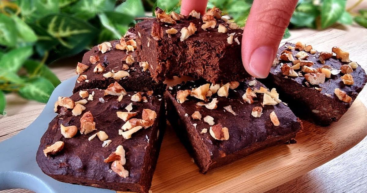 Brownies sem farinha, sem açúcar e super fáceis de fazer!