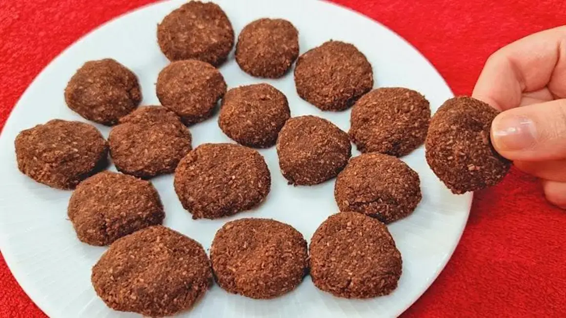 Receita de Biscoito Delicioso: Apenas 2 Ingredientes e Sem Forno!