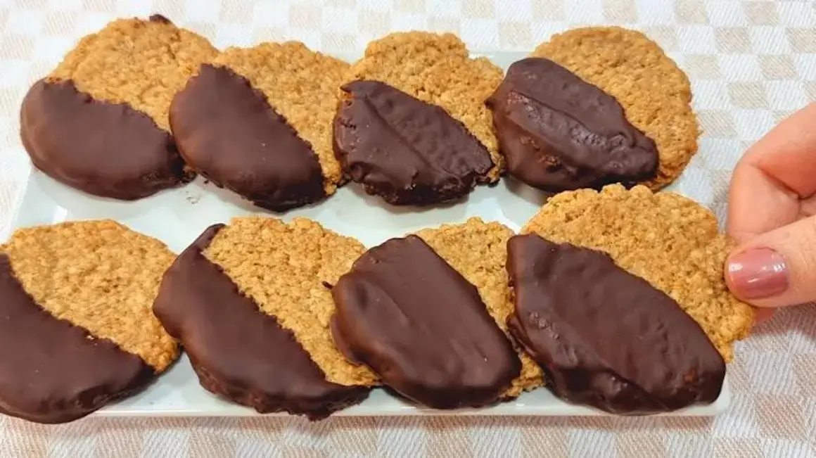 Receita de Biscoito Vegano: Delicioso e Fácil Com Apenas 3 Ingredientes