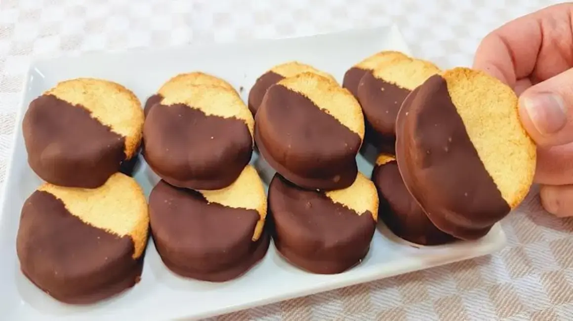 Receita de Bolo Low Carb: Delicioso e Fácil com Apenas 4 Ingredientes Sem Trigo