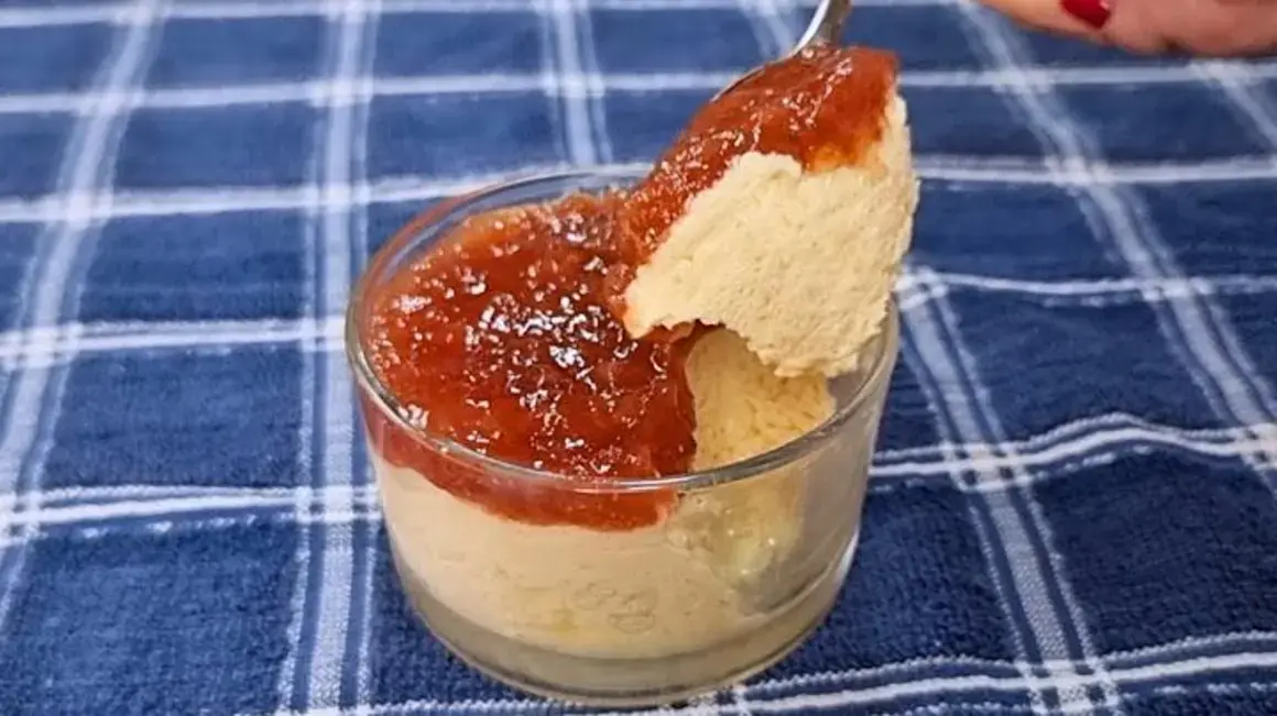 Receita de Bolo Proteico: Rápido, Fácil e Delicioso com Apenas 3 Ingredientes!