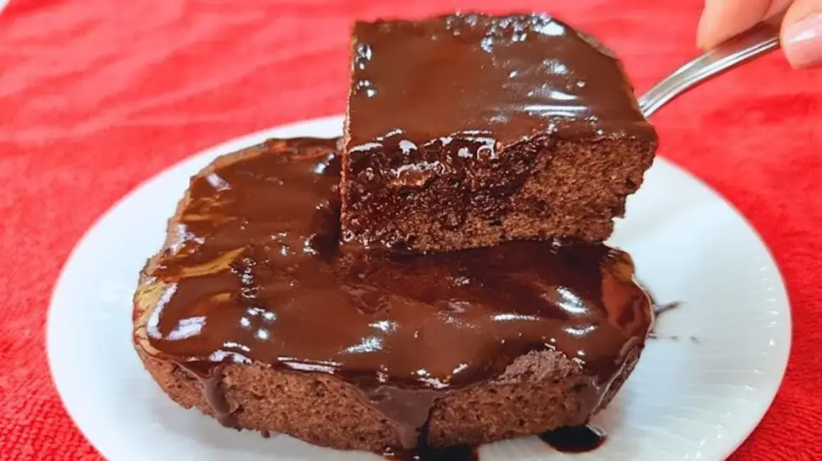 Receita de Bolo Sem Farinha: Delicioso e Fofinho, Pronto em Apenas 3 Minutos