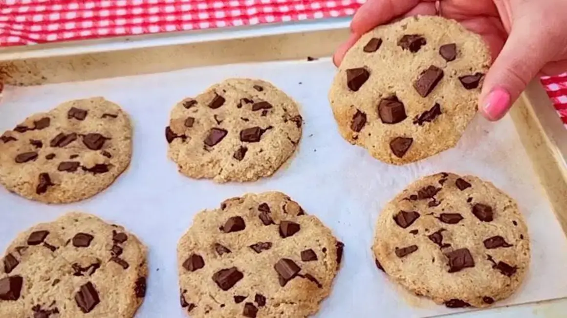 Receita de Bolo Sem Farinha e Açúcar: Delícia Fácil, Rápida e Saudável