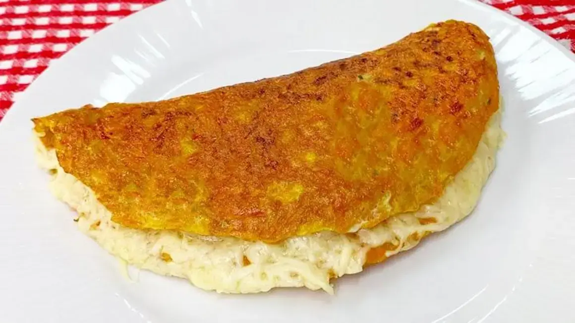 Receita de Bolo Simples com Quatro Ingredientes: Delícia Rápida e Saudável