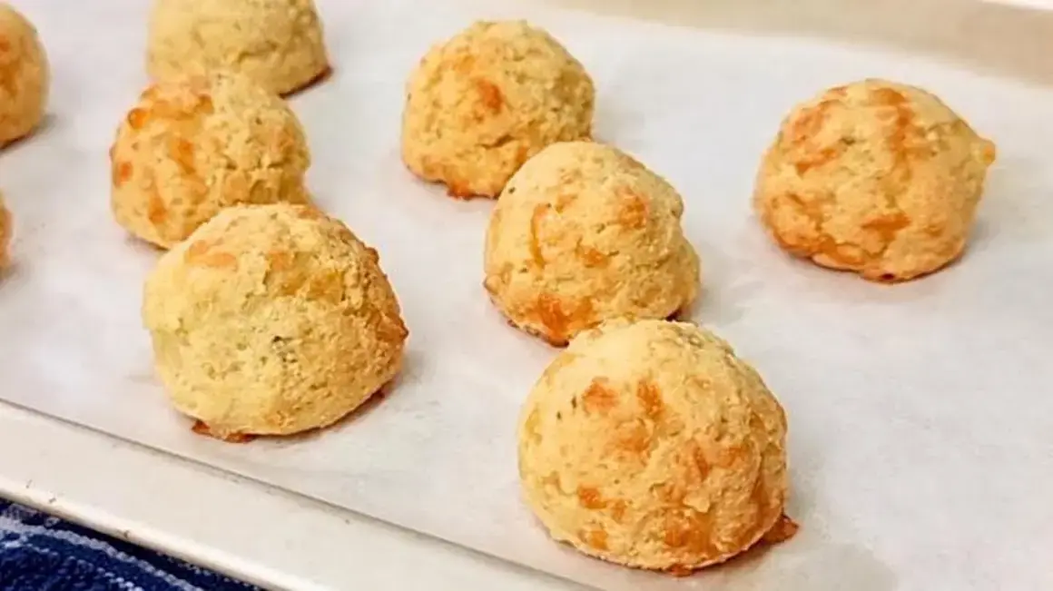 Receita de Pão Low Carb: Substitua o Pão Tradicional com Esta Delícia Sem Carboidratos!