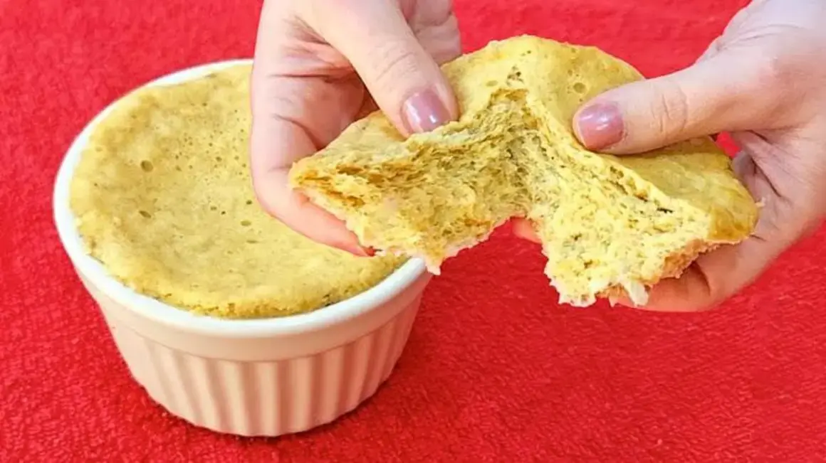 Receita de Pão Rápido: Uma Delícia em Apenas 2 Minutos e Sem Farinha e Leite