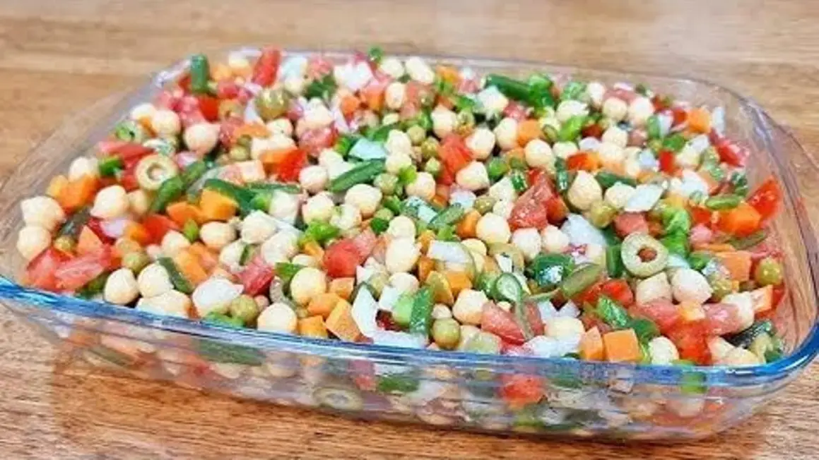 Receita de Sopa Vegetal Rápida e Saudável para Substituir o Jantar de Forma Prática