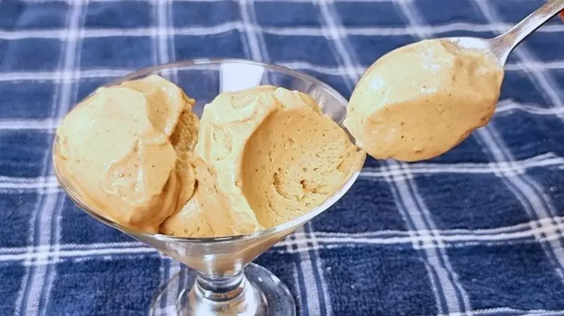 Receita de Sorvete Cremoso com 2 Ingredientes – Sem Açúcar e Sem Leite