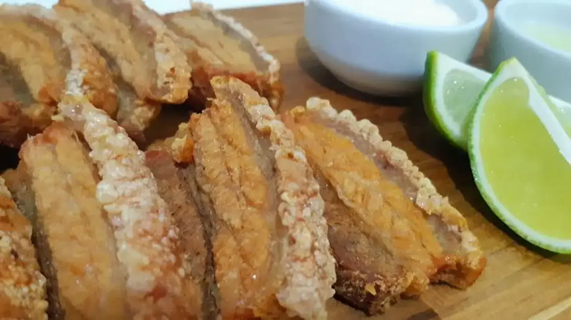 Receita de Torresminho com Carne: Um Aperitivo Prático e Delicioso para Todos