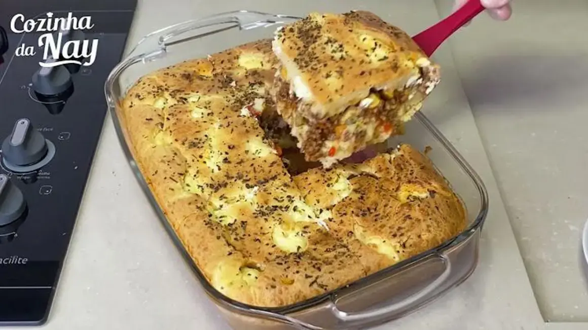 Receita de Torta Cremosa de Liquidificador com Recheio de Carne Moída Deliciosa
