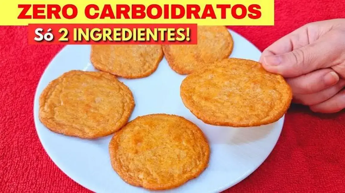 Receita de Bolo Low Carb: Delícia de 2 Ingredientes com Cobertura Imperdível!
