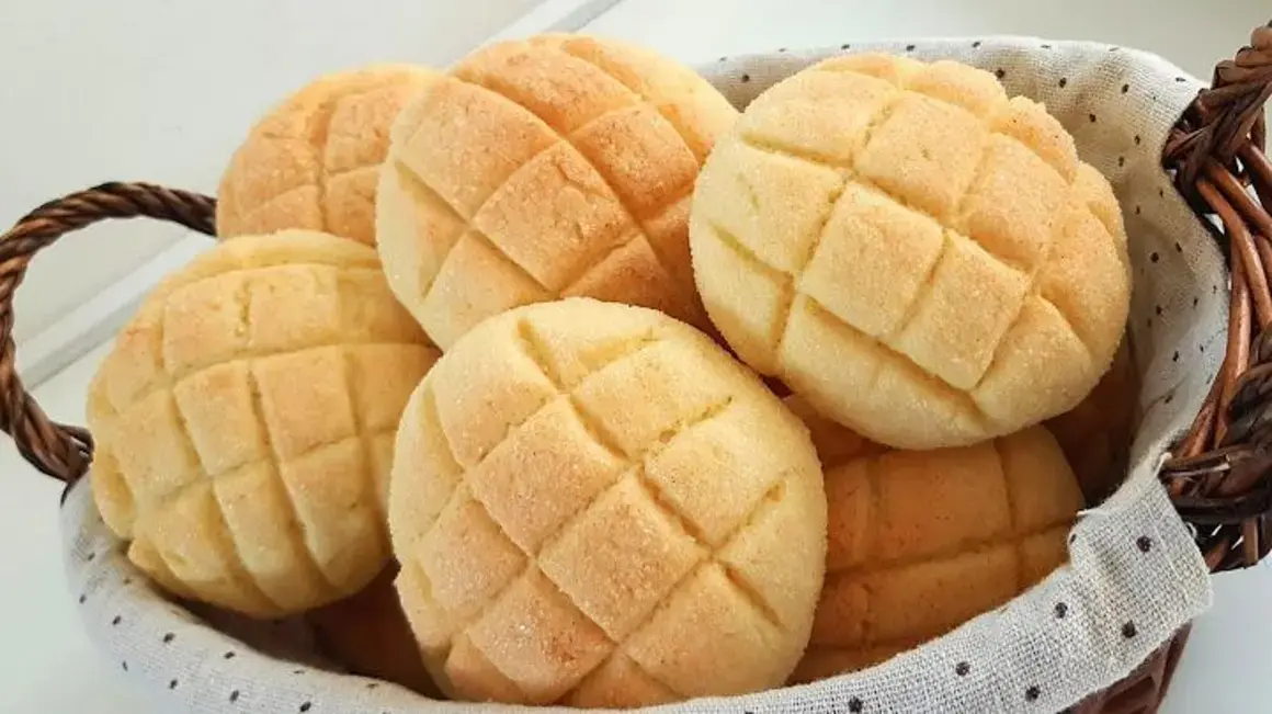 Receita de Pão de Melão: Aprenda a fazer essa deliciosa iguaria japonesa fácil e rápida.