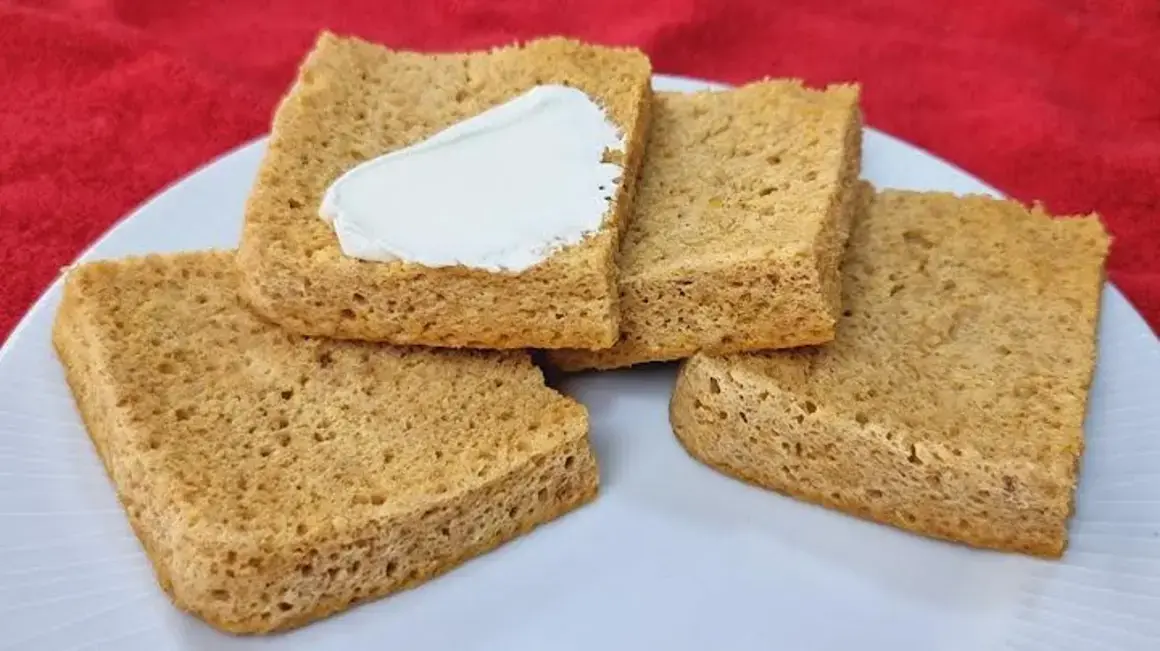 Receita de Pão Low Carb: Delícia Sem Farinha em Apenas 4 Minutos!