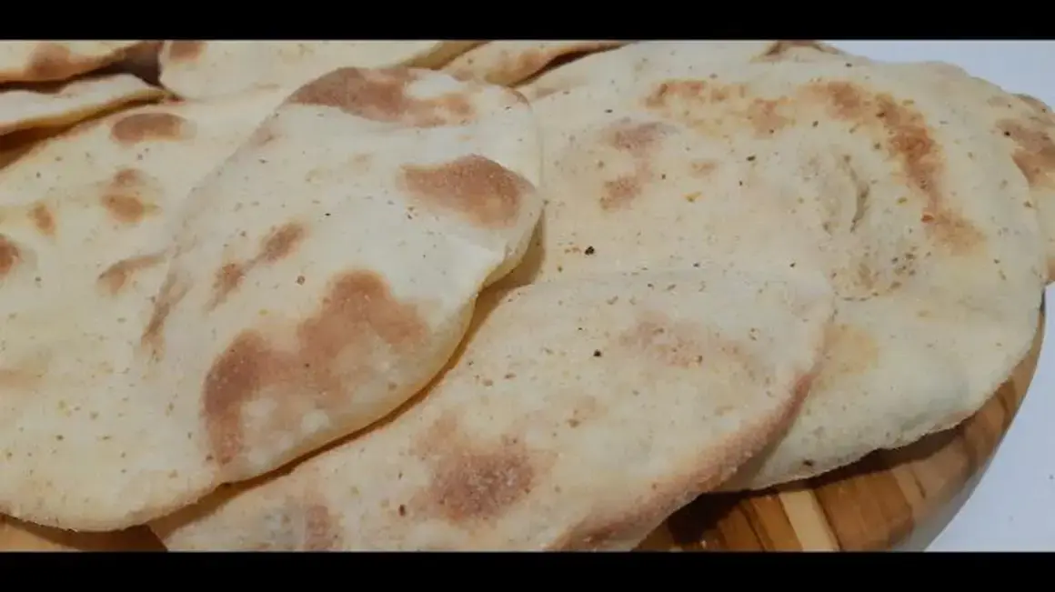 Receita de Pão Sírio: Aprenda a Fazer Este Delicioso Pão em Casa Passo a Passo
