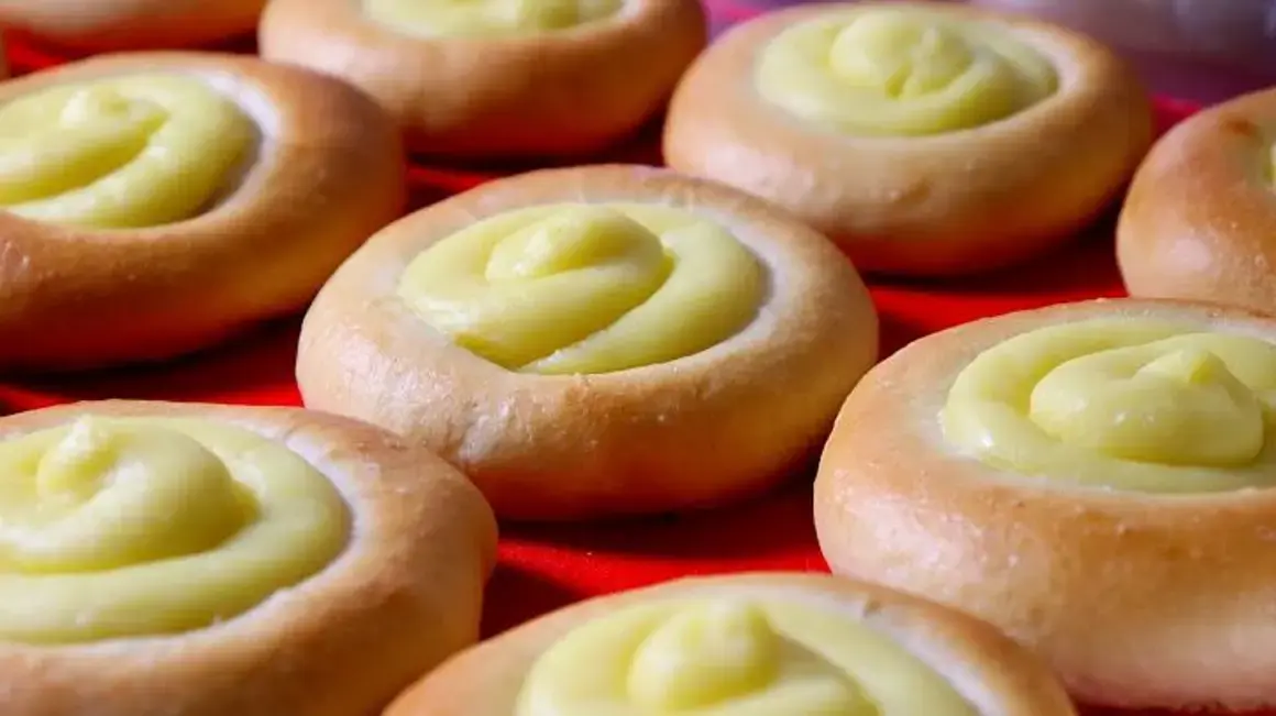 Receita de Pãozinho de Leite com Creme: Aprenda a fazer esse super fofinho!
