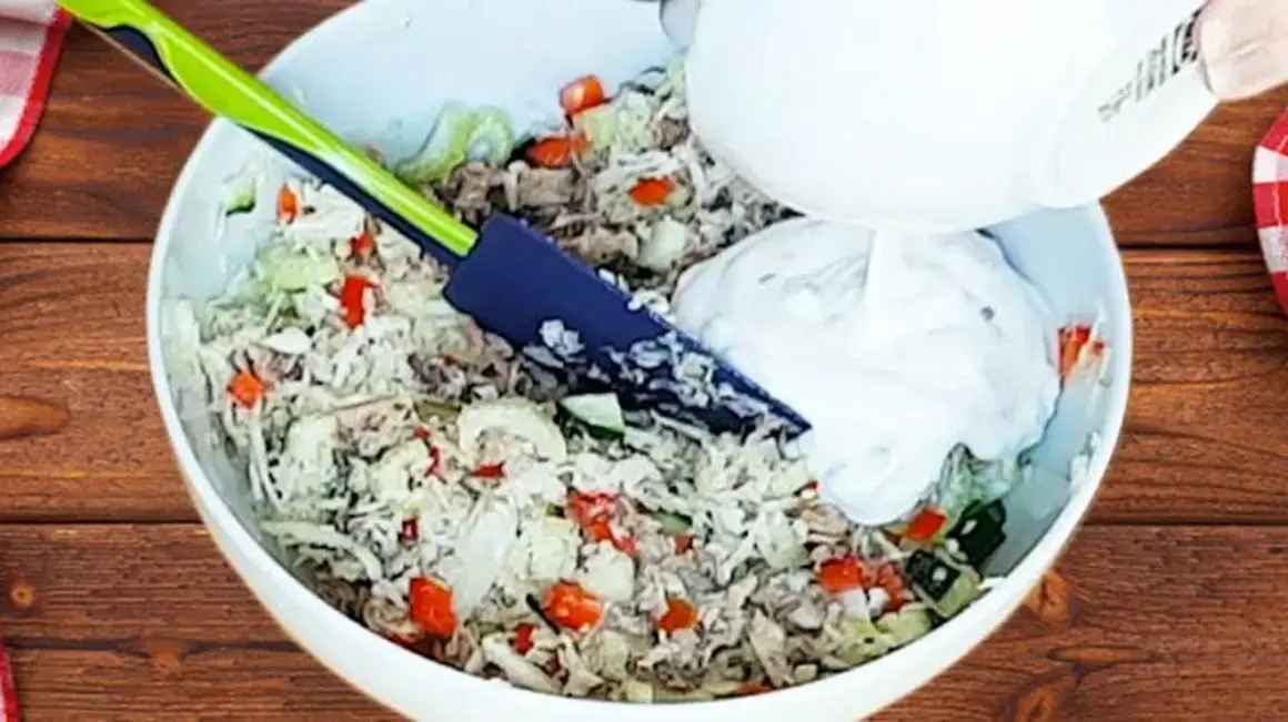 Receita de Salada Desintoxicante Para Desinchar e Emagrecer Com Facilidade