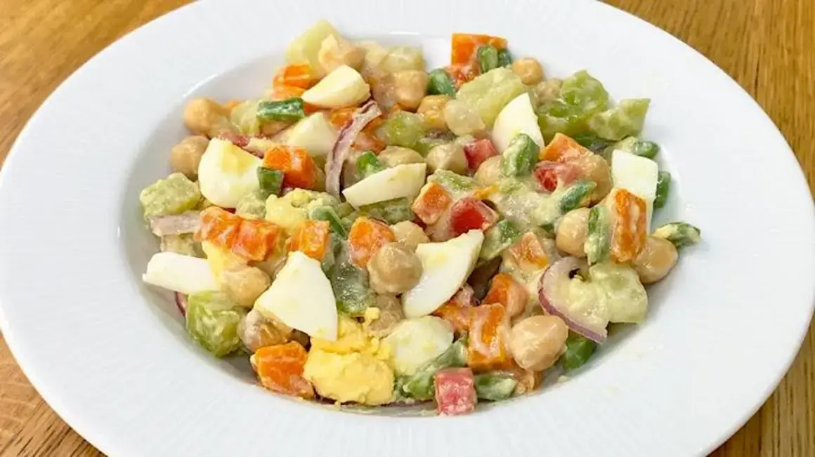 Receita de Salada Desintoxicante para Emagrecer com Saúde e Sabor Delicioso