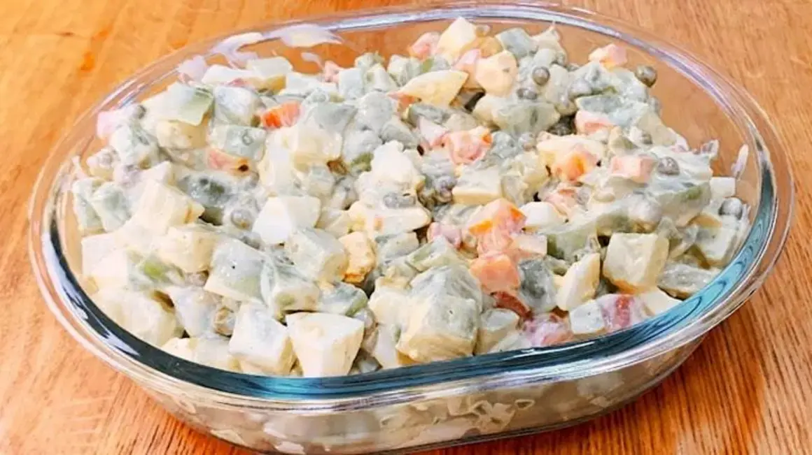 Receita de Salada para Emagrecer e Desinchar: Fácil, Barata e Deliciosa!