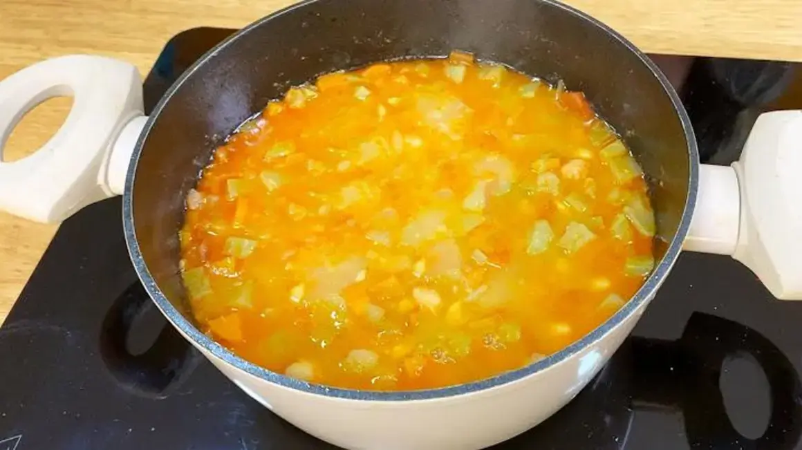 Receita de Sopa Deliciosa para Desinchar, Emagrecer e Matar a Fome com Facilidade