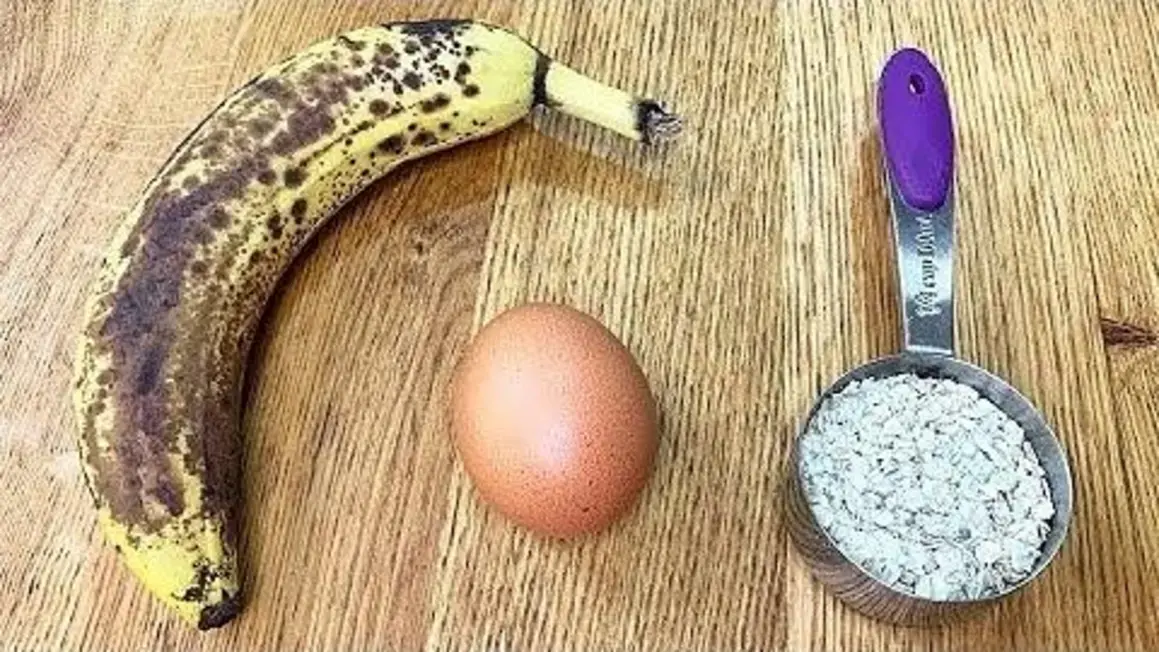 Receita de Biscoito de Três Ingredientes Rápido, Sem Açúcar e Sem Leite