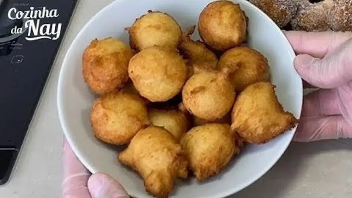 Receita de Bolinho de Chuva: Aprenda Como Fazer a Deliciosa Receita da Vovó