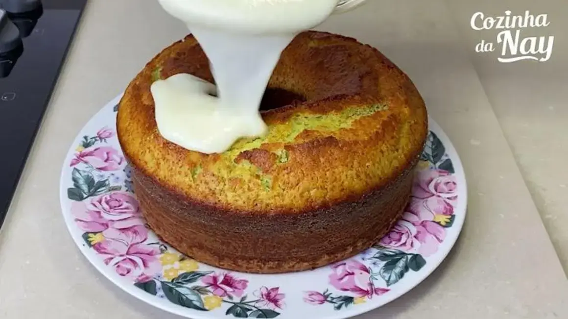 Receita de Bolo de Limão: Aprenda a Fazer o Melhor Bolo de Limão Delicioso e Fácil