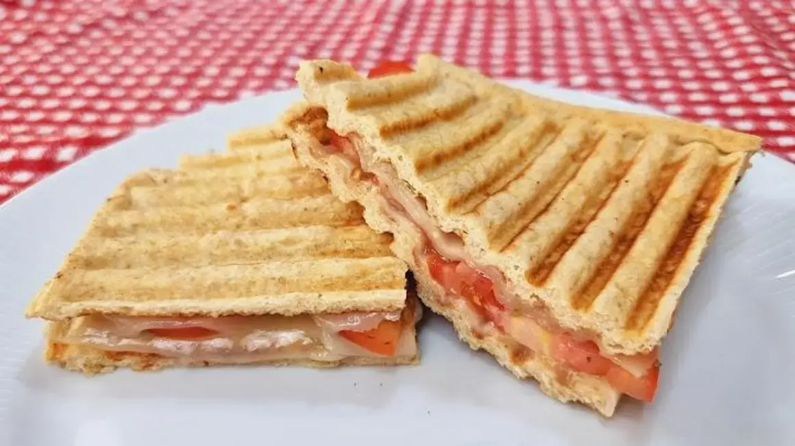 Receita de Pão Low Carb: Rápida, Prática e Deliciosa Em Apenas 3 Minutos!