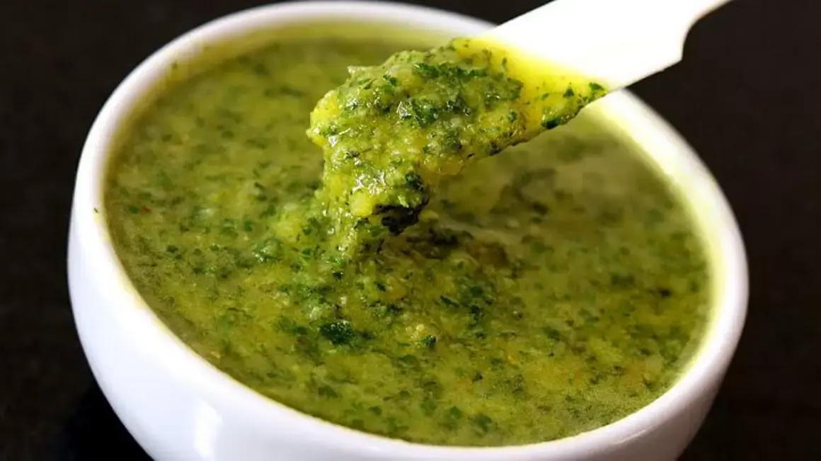 Receita de Pesto de Manjericão: Prepare um Molho Delicioso e Fácil em Casa