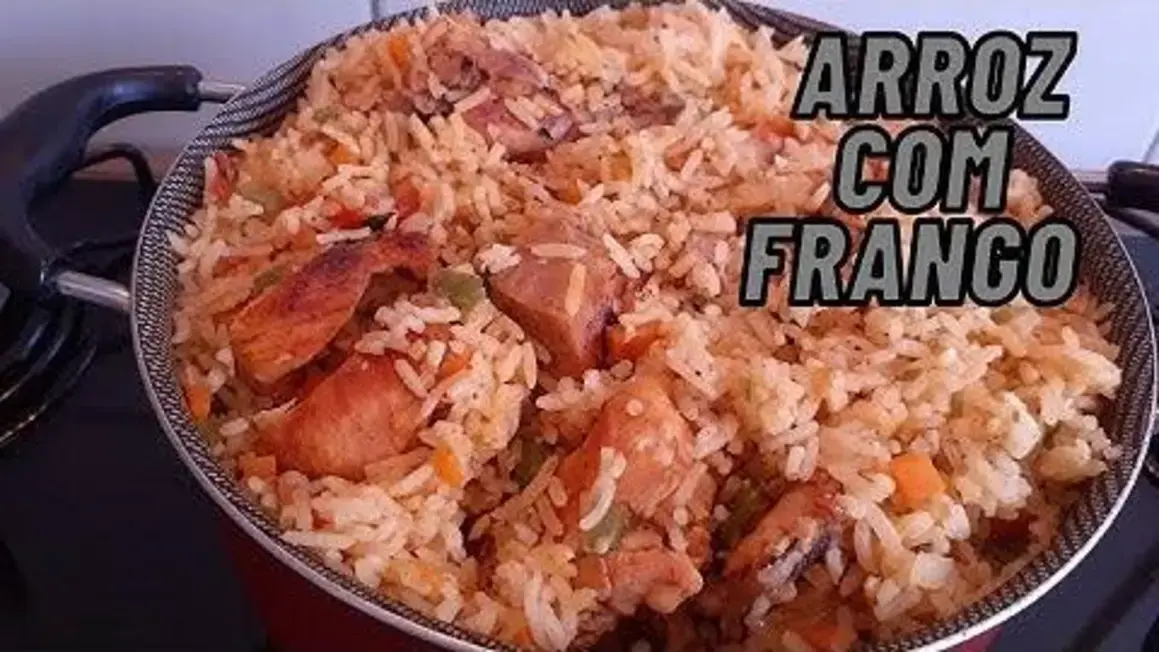 Receita de Arroz com Frango Fácil: Seu Almoço Prático em Poucos Minutos
