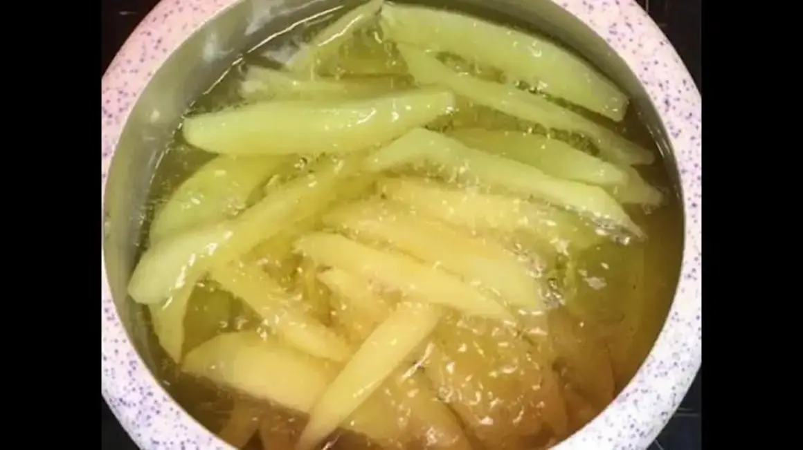 Receita de Batata Frita na Pressão: Fica Sequinha e Crocante em 3 Minutos