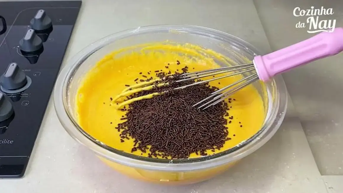 Receita de Bolo Formigueiro de Cenoura: Desmancha na Boca e é Fácil de Fazer!