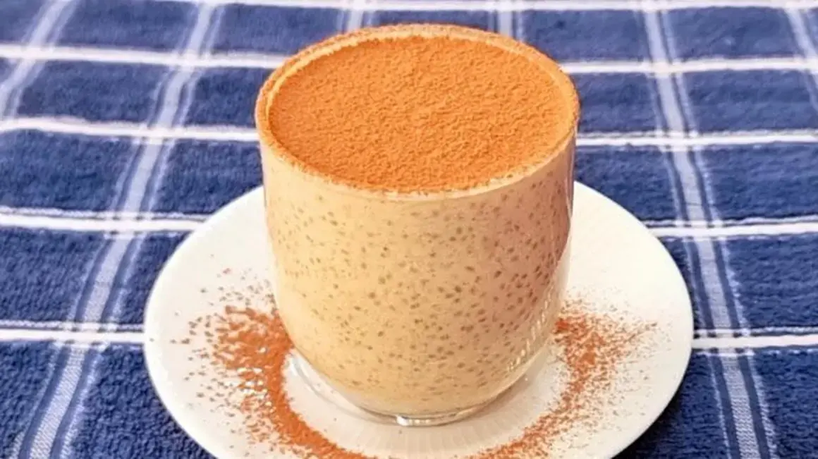 Receita de Café da Manhã: 4 Ingredientes com Quase Zero Carboidratos e Rápida